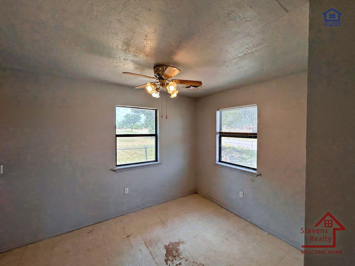 Building Photo - 1302 SW Texas Ave