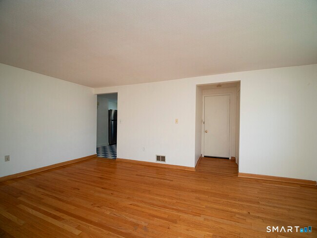 Building Photo - 38 Landin St