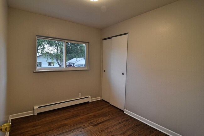 Building Photo - Updated 3 Bedroom 1 Bathroom Home in Golden!