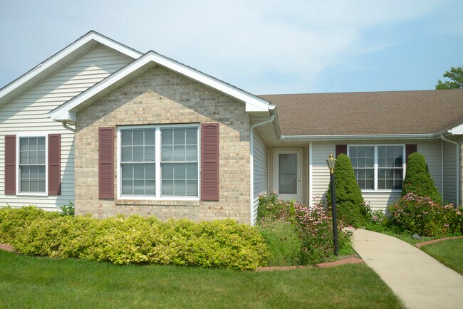 Building Photo - 534 Eagle Ridge Dr