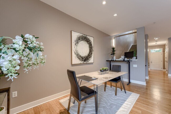 Building Photo - Prime Downtown 2-Bedroom Condo Steps from the Old Market!!