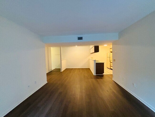 Building Photo - 1316 Henry Ln