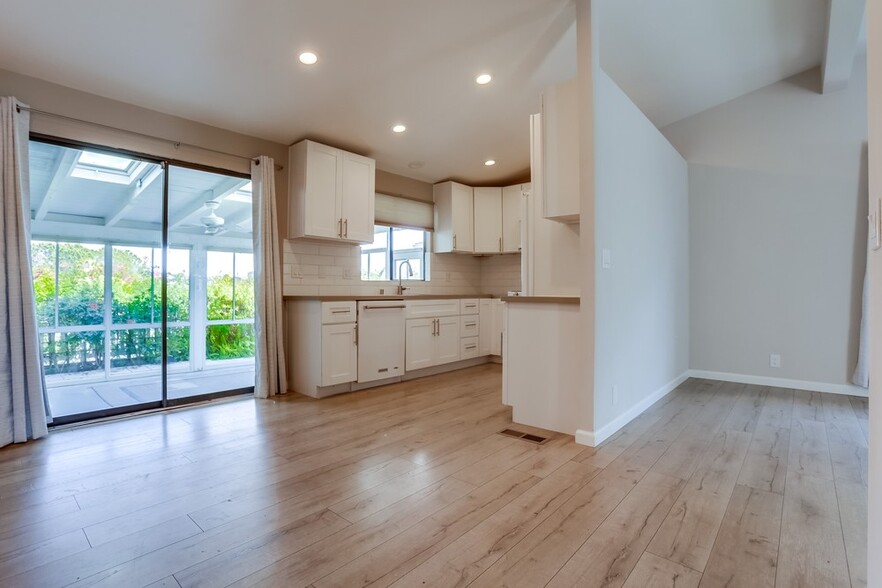 Building Photo - 3560 Turquoise Ln
