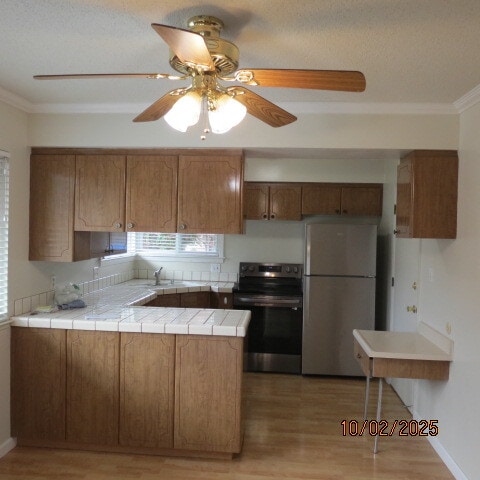 Kitchen - 2132 Town and Country Ln