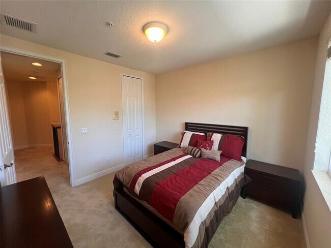 Building Photo - 3014 Waterside Cir