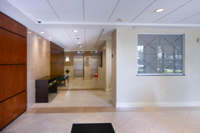 Building Photo - 4200 N Ocean Dr