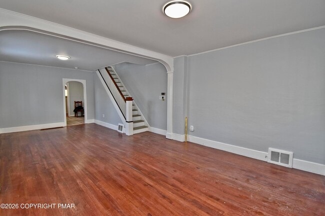 Building Photo - 198 Grove St