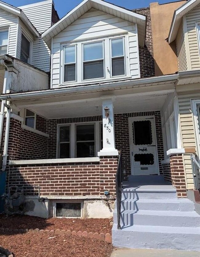 Primary Photo - 850 N. 9th Street