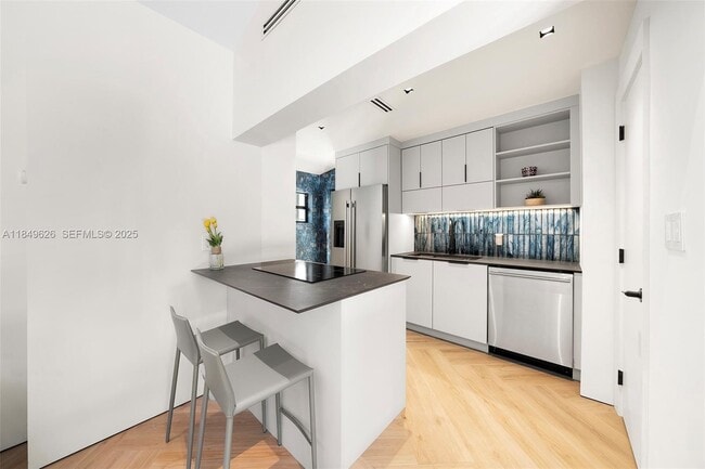 Building Photo - 632 Intracoastal Dr