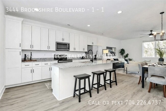 Building Photo - 3444 Brookshire Blvd