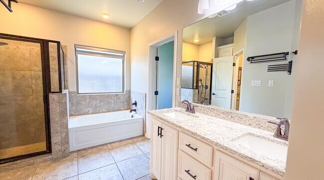 Building Photo - 1617 Twin Falls Dr