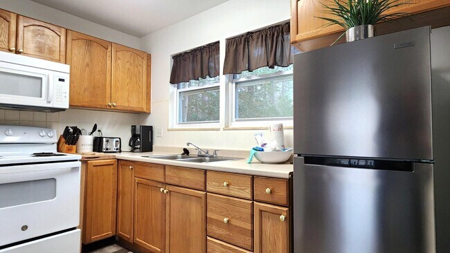 Building Photo - 13 Seafarer Ln