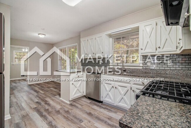 Building Photo - 3985 Cliftondale Pl