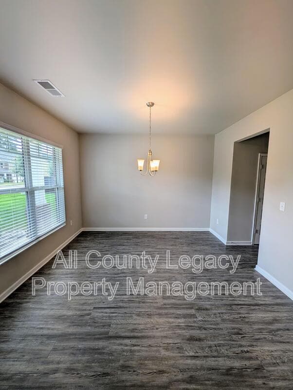 Building Photo - 1313 Brookstone Lake Dr