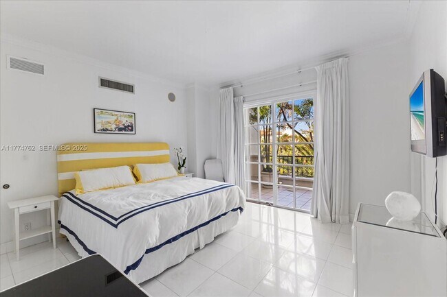 Building Photo - 2134 Fisher Island Dr