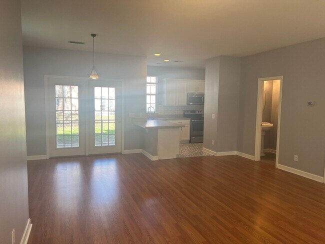 Building Photo - ** 1 Month Free Rent** Beautiful 3 Bedroom/ 2.5 Bath Unfurnished Townhouse in Wellstone!