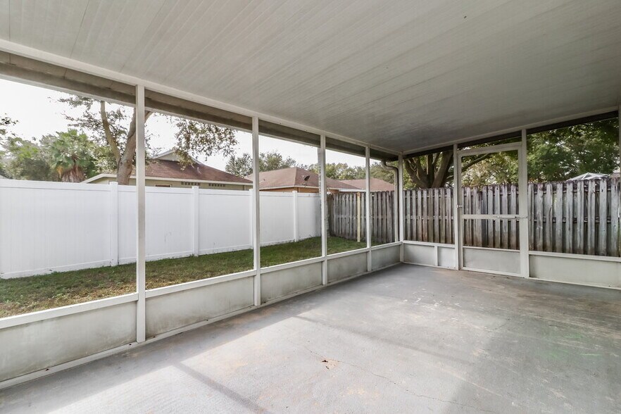 Building Photo - 10915 Brucehaven Dr