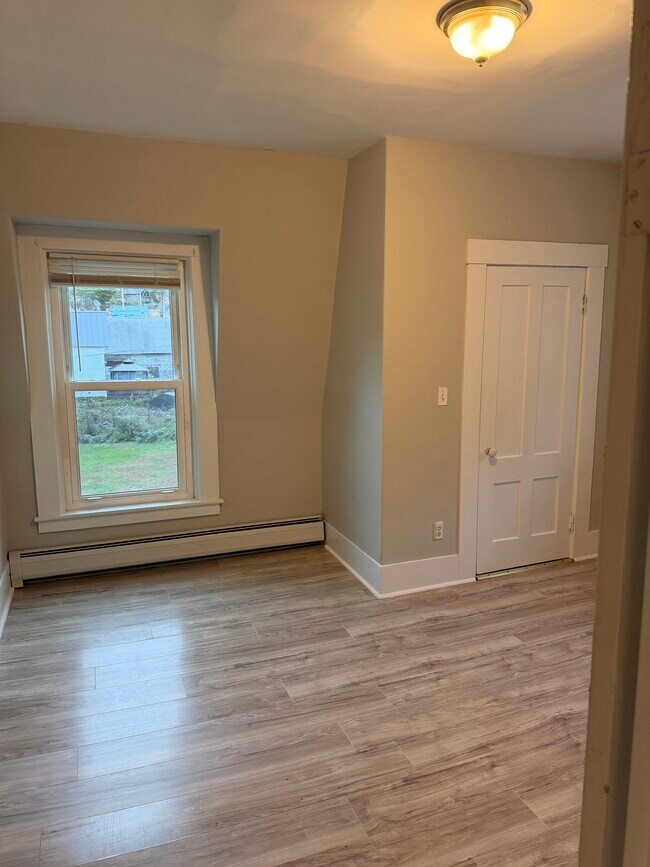 Bedroom 1 - 60 Summer St