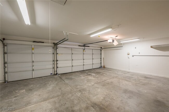 Building Photo - 682 Ladywood Ln