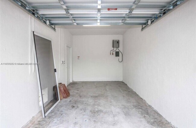 Building Photo - 26459 SW 148th Ave