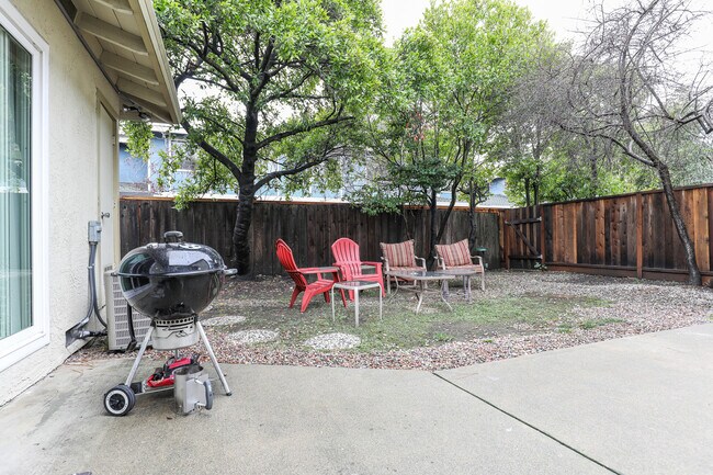 Building Photo - 2101 Rock St