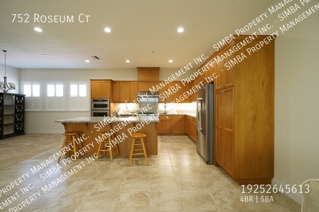 Building Photo - 752 Roseum Ct