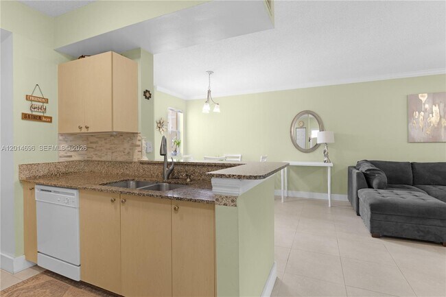 Building Photo - 2486 Centergate Dr