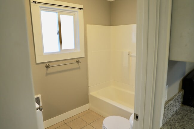 Building Photo - Recently Remodeled 3 bedroom 2 bath Home - Close to State Capitol - On BUS LINE