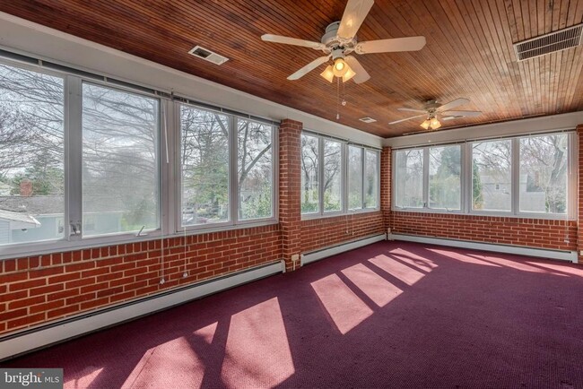 Building Photo - 871 Highland Ave