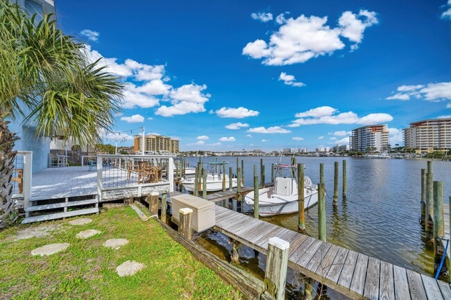 Building Photo - 22 Moreno Point Rd