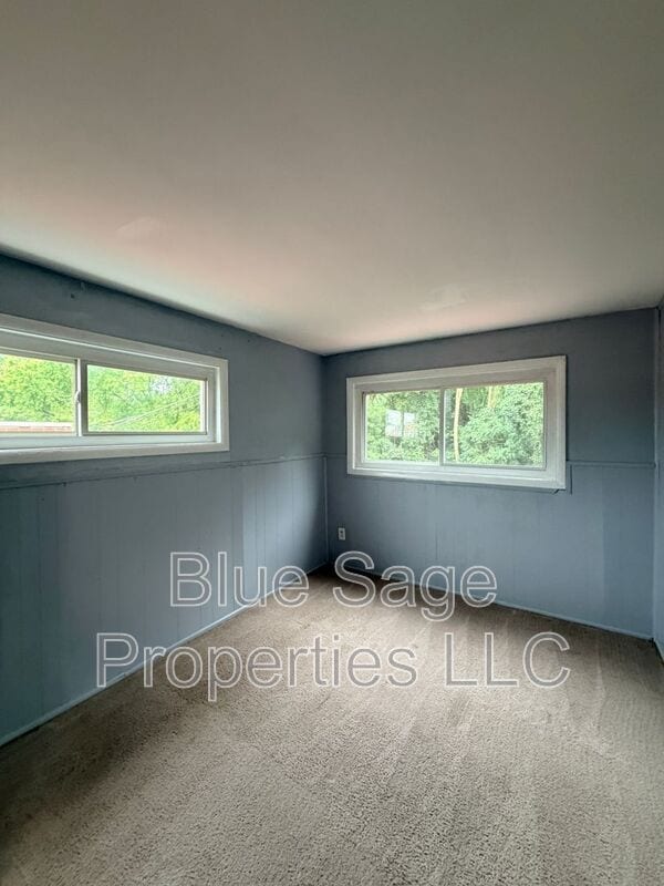 Building Photo - 2118 Valleyview Dr
