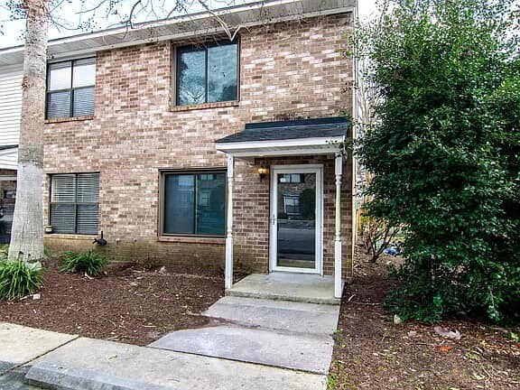 Primary Photo - 1915 Tropicana Rd