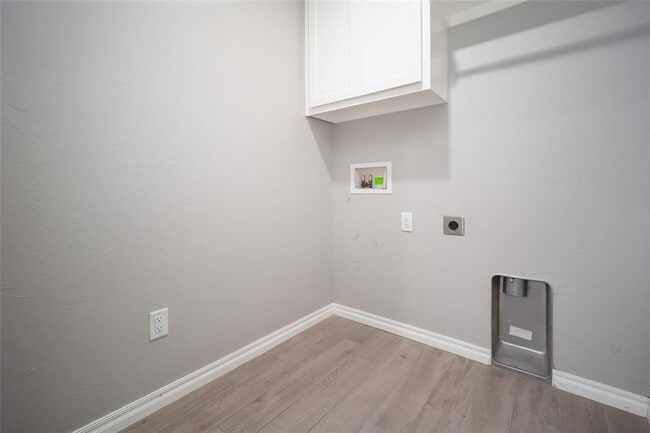 Building Photo - 508 NW 199th St