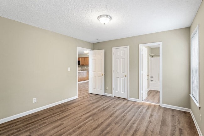 Building Photo - Welcome to this charming 4 bedroom, 2 bathroom home located in Greensboro, NC.