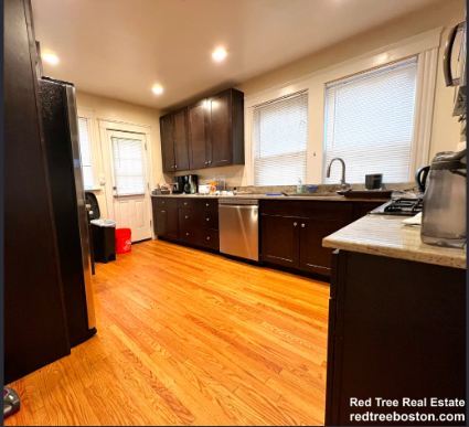 Building Photo - 8 Sawyer Ter