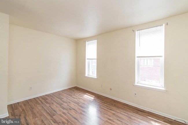 Building Photo - 1635 Fontain St