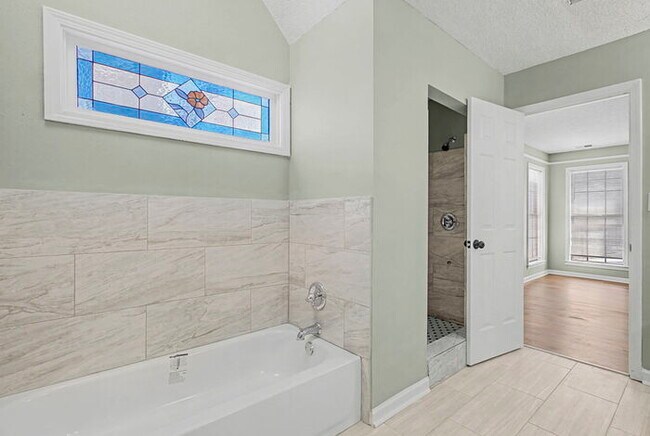 Building Photo - YOU DON'T WANT TO MISS THIS ONE!!!! SECTION 8 WELCOMED !!!!!