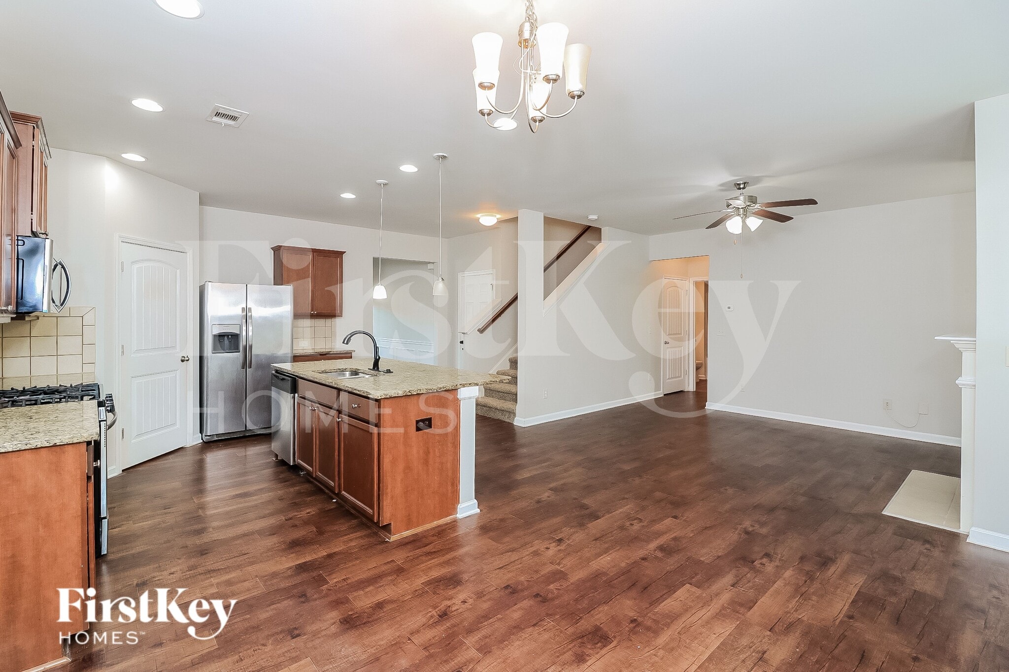 Building Photo - 404 Silverwood Dr