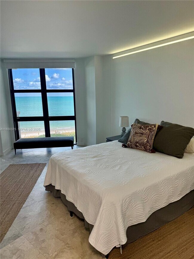 Building Photo - 1111 Crandon Blvd