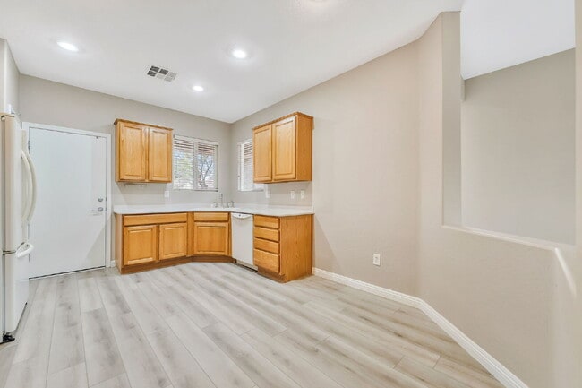 Building Photo - 55 and older Neighborhood in SOLERA DEL WEBB.  2 Bedroom, 2 bathroom