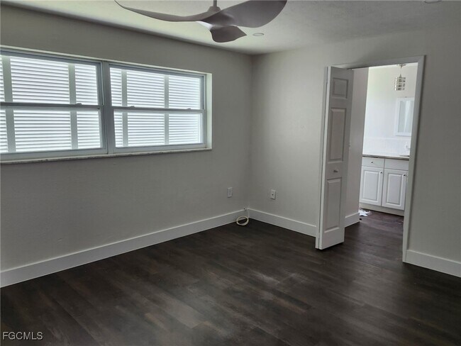 Building Photo - 6313 St Andrews Cir S