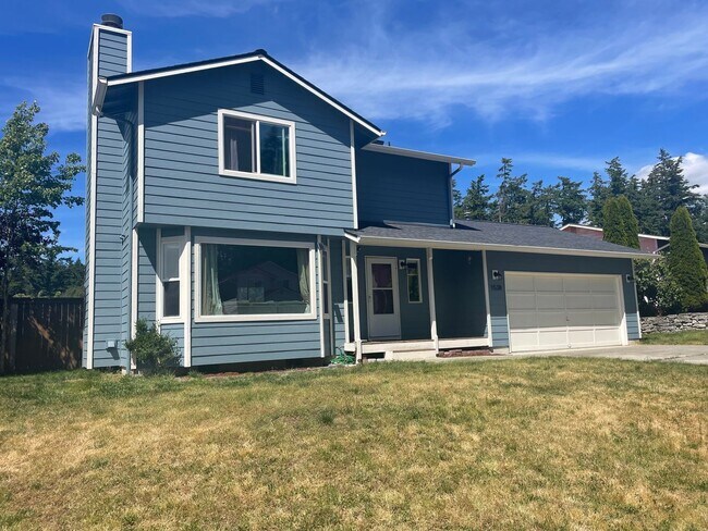 Building Photo - Lovely 3 Bedroom Home Close to Parks and Schools