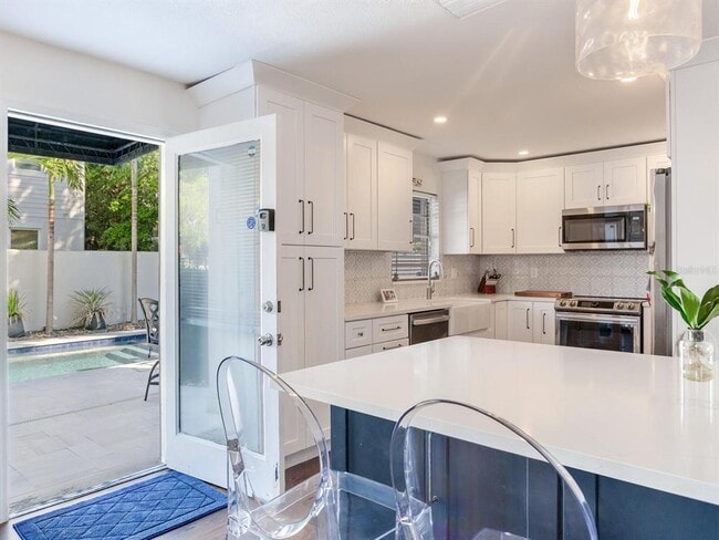 Building Photo - 3219 W San Juan St