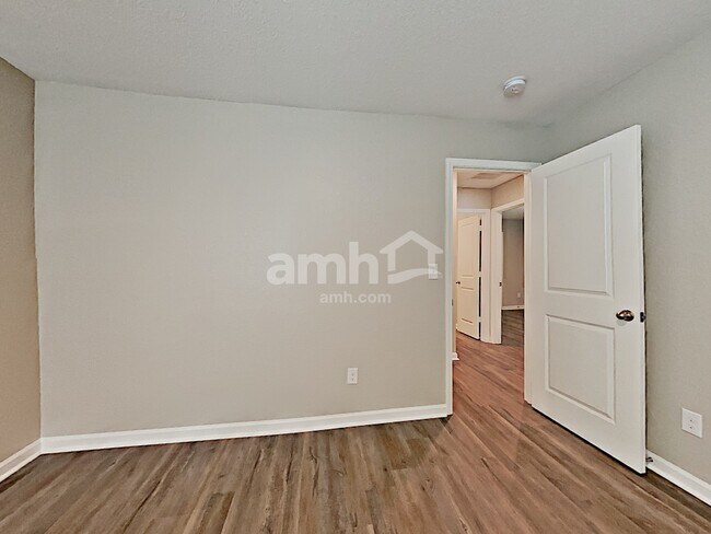 Building Photo - 4895 Bridle Path