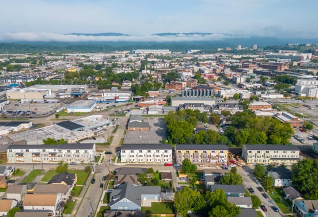 Building Photo - *MOVE IN SPECIAL 1/2 security deposit and waiving $175 Admin Fee!* New Build 3 Beds | 3.5 Baths |...