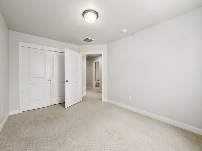Building Photo - Wau-15083 S Reins Way Bluffdale, UT 84065
