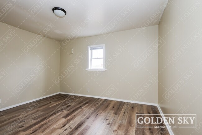 Building Photo - 1711 S Blaine St