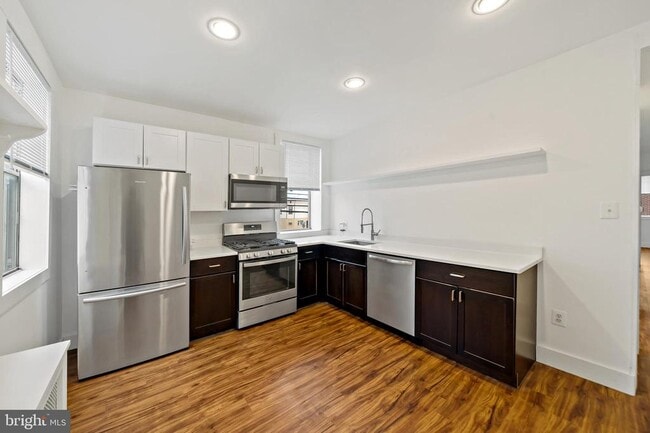 Building Photo - 2400 S Hutchinson St