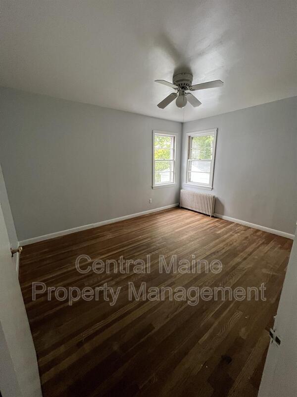 Building Photo - 76 7th St