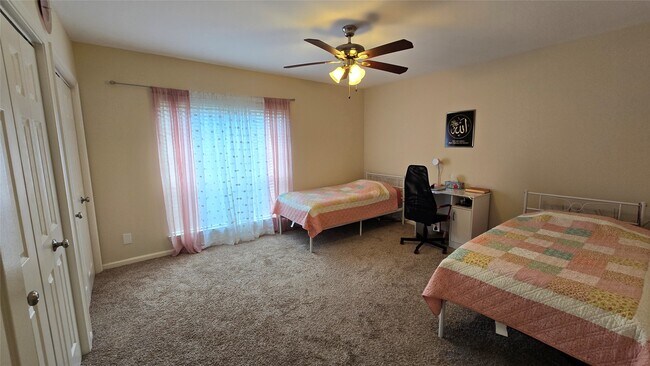 Building Photo - 1805 Stoney Brook Dr